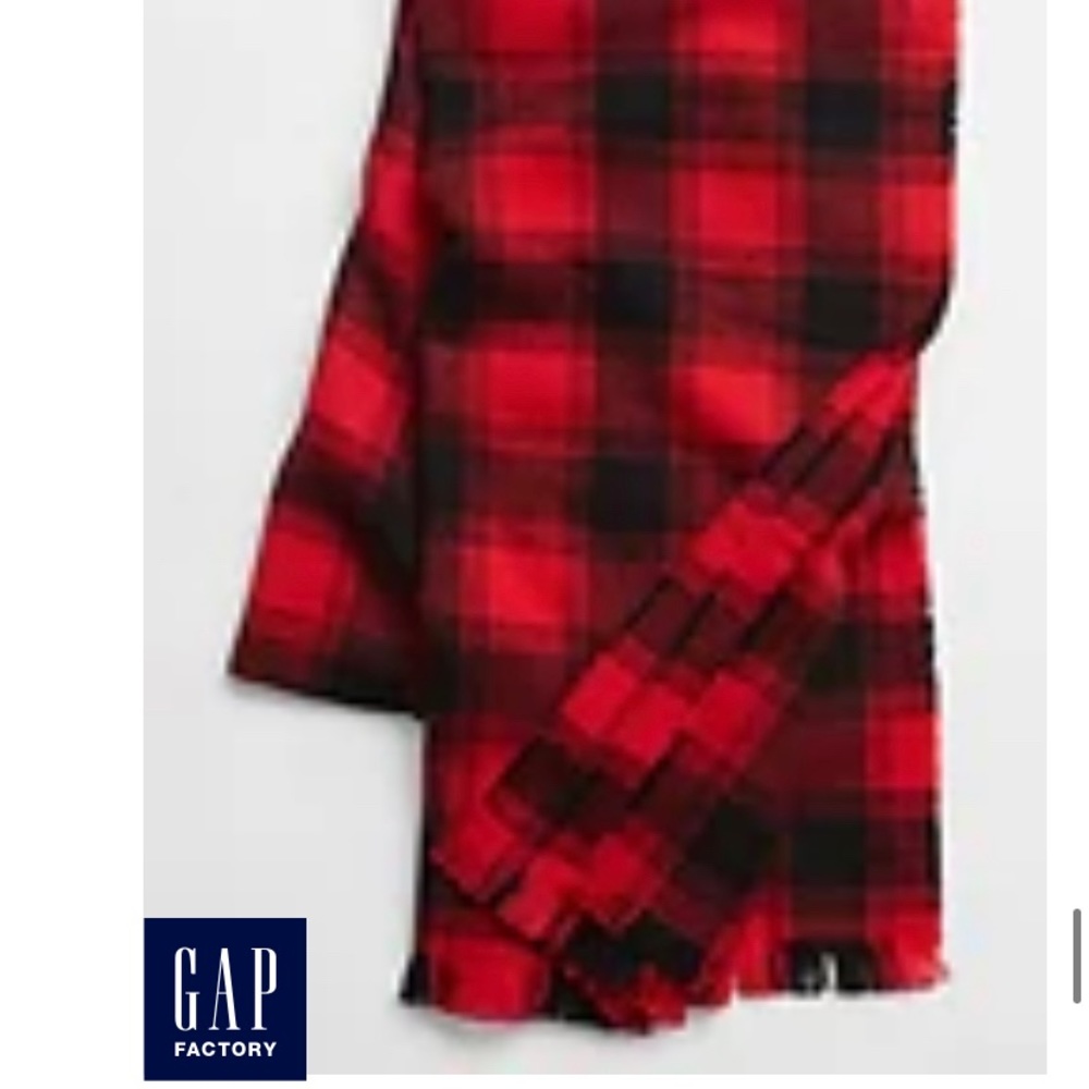 NWT GAP factory red Buffalo plaid scarf